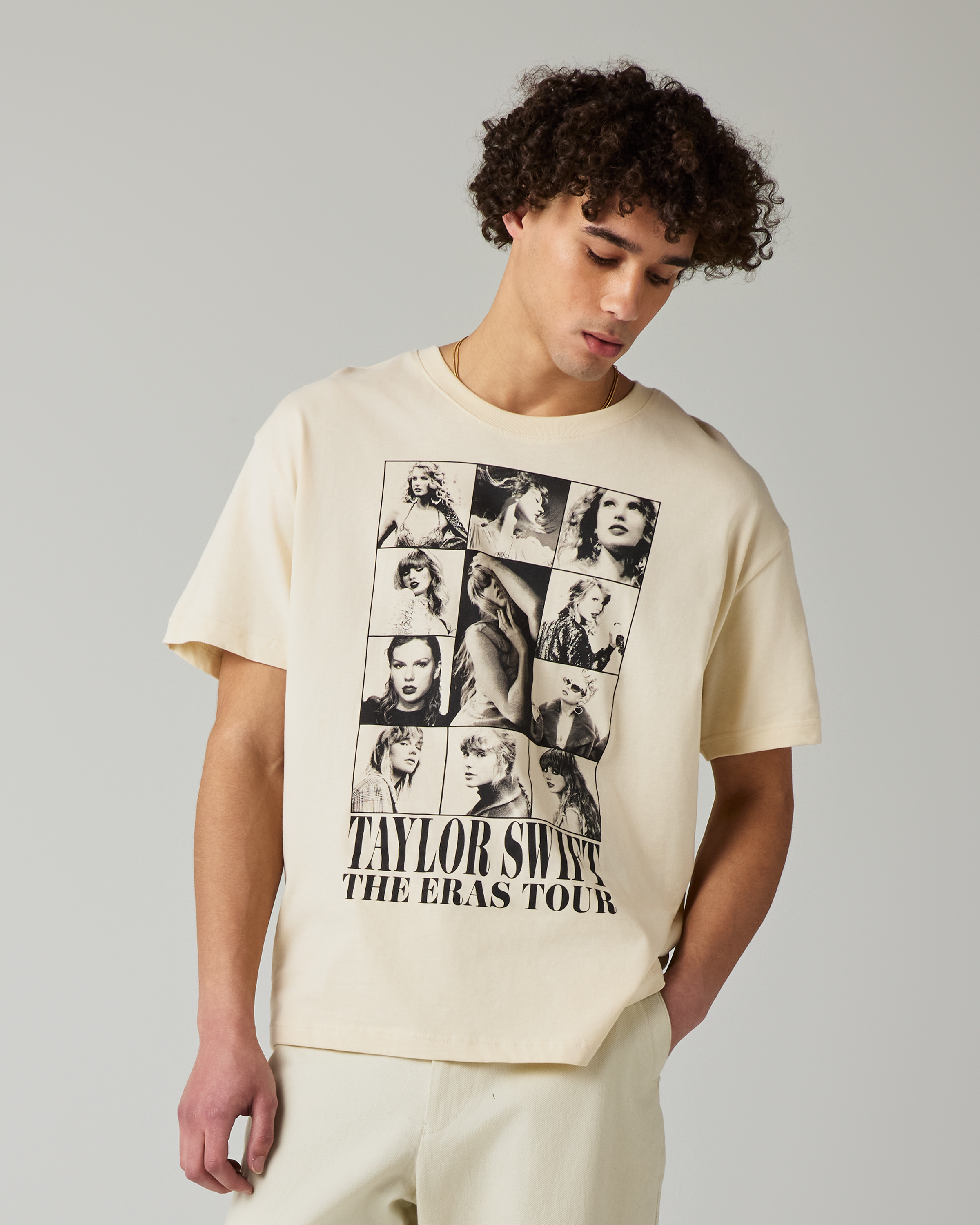Taylor Swift | The Eras Tour Through Vancouver Beige T-Shirt L model close up