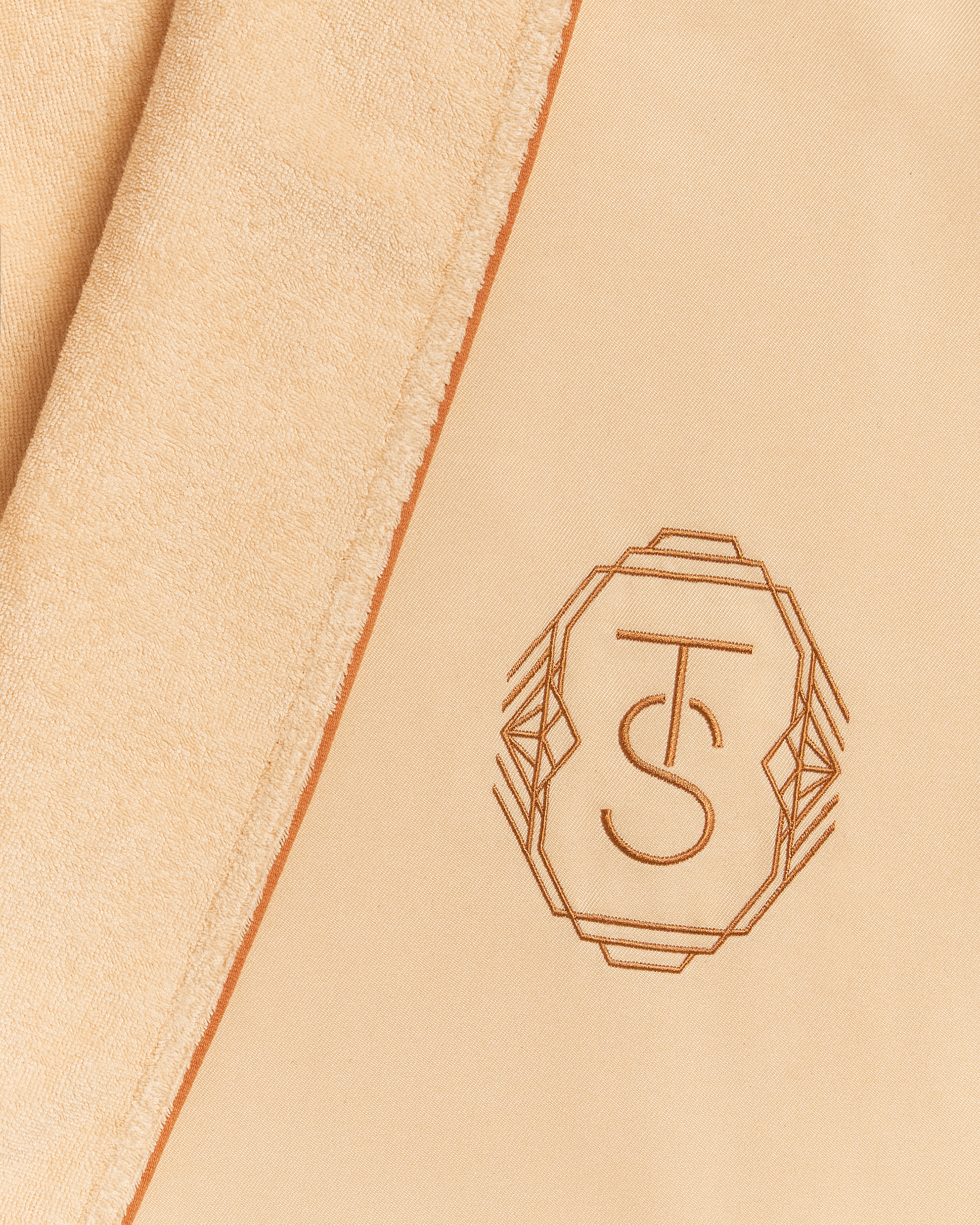 The Life of a Showgirl Bathrobe M/L Model detail