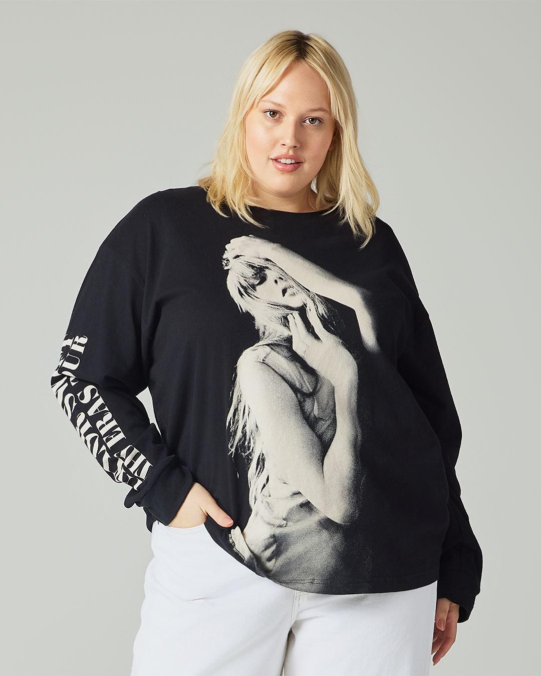 Taylor Swift | The Eras Tour Photo Long Sleeve T-Shirt Taylor Swift | The Eras Tour Photo Long Sleeve T-Shirt