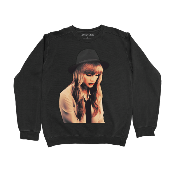 Black crewneck featuring photo of Taylor Swift printed on front.
